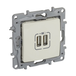 ДВОЙНА USB РОЗЕТКА 2400МА...